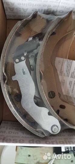 Задние тормозные колодки на Рено Дастер