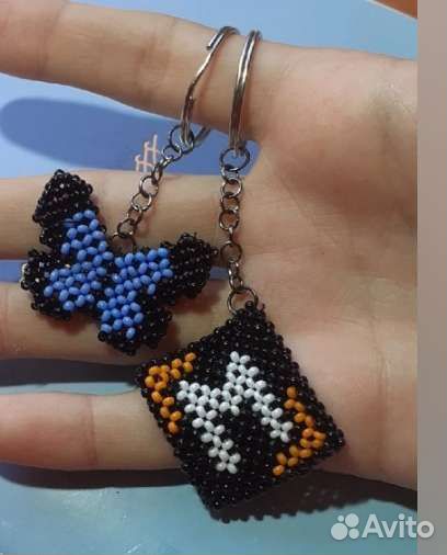 Украшение из бисера