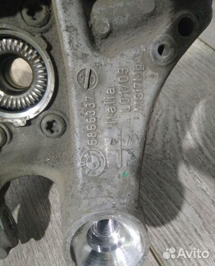 Кулак задний левый бу BMW 5 G30 OEM 33306866337