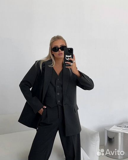 Брючный костюм женский