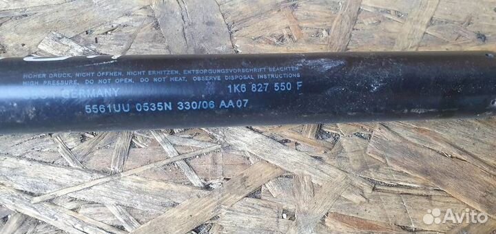 Амортизатор двери багажника Volkswagen Golf V 200