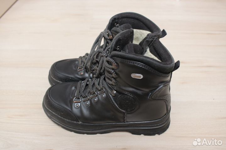 Продам зимние ботинки на мальчика
