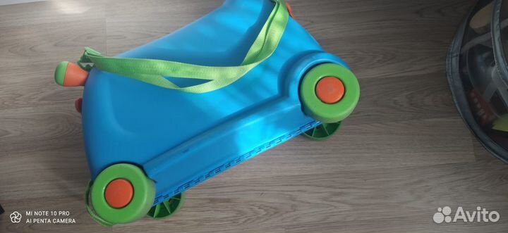 Детский чемодан каталка