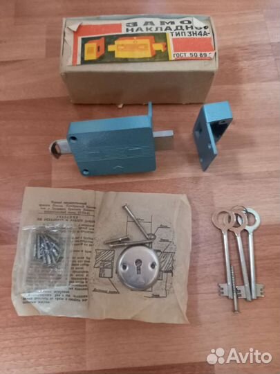 Замок дверной накладной