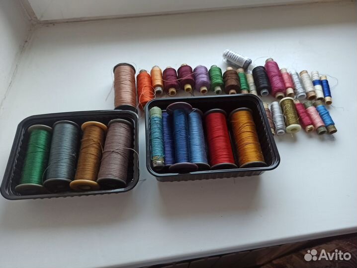 Нитки капроновые СССР и обычные,тесьмы,молнии