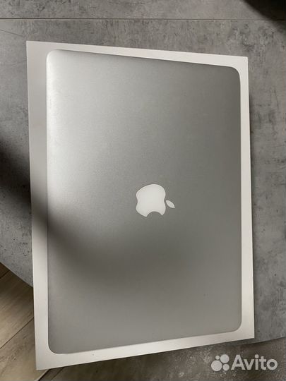MacBook Air (13-inch, 2017)