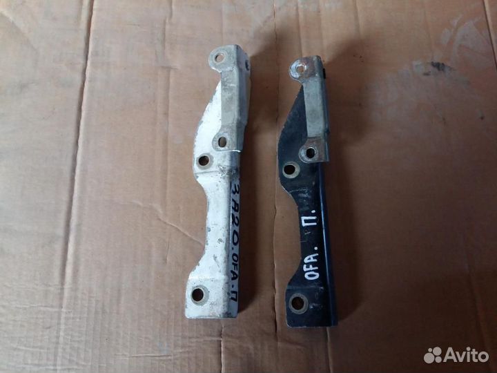 Петля капота правая Opel Frontera A 1992-1998