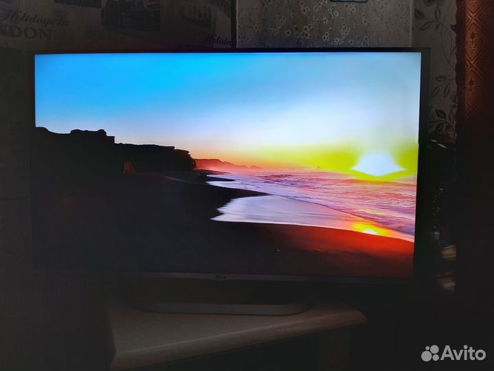 Продам SMART телевизор LG 42LB677V