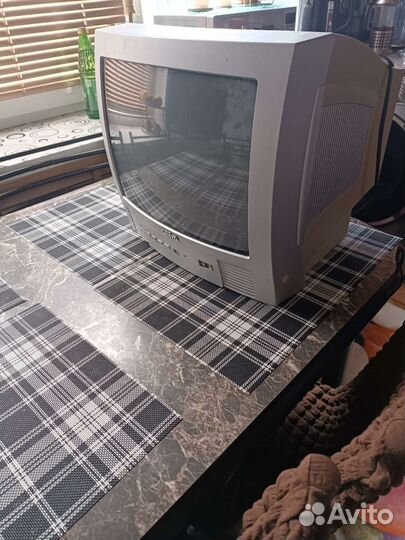 Цветной телевизор