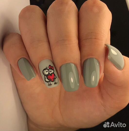 Педикюр с покрытием лаком