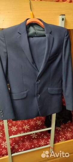 Костюмы одеты пару раз