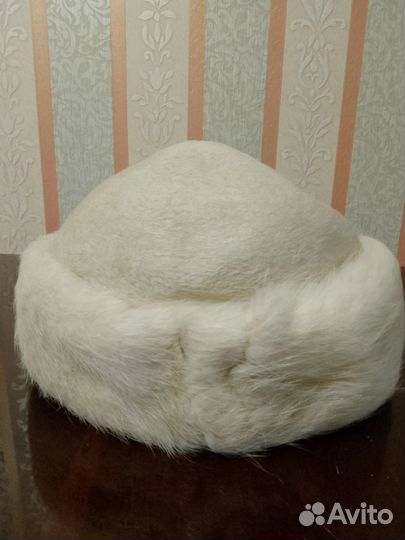 Шапки женские меховые-нутрия, норка, каракуль