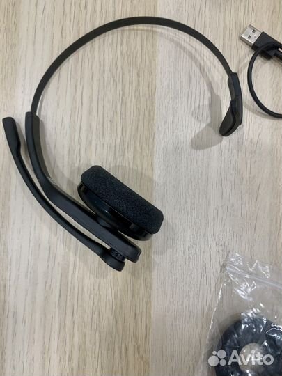 Беспроводная Bluetooth гарнитура Edifier CC200