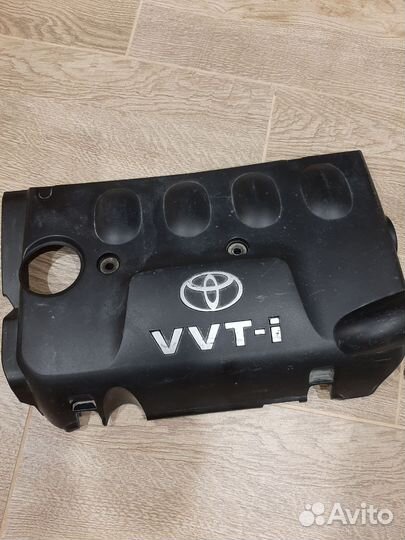 Декоративная крышка двигателя Toyota FunCargo