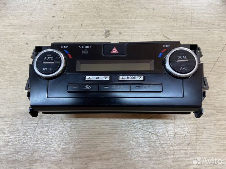 Блок управления климатом Toyota Camry 50