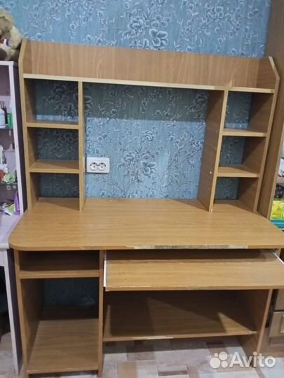 Компьютерный стол