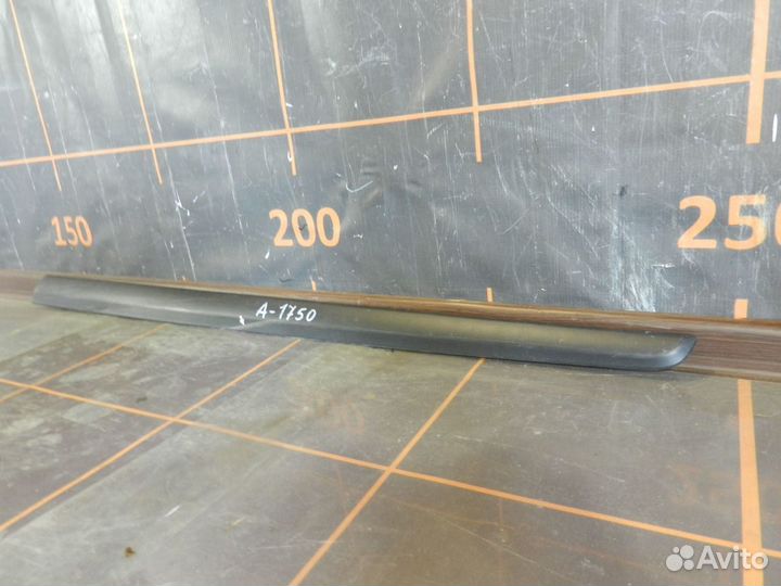 Накладка двери передней правой - Nissan Note