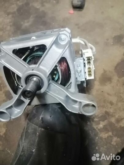 Двигататель стиральной машины индезит