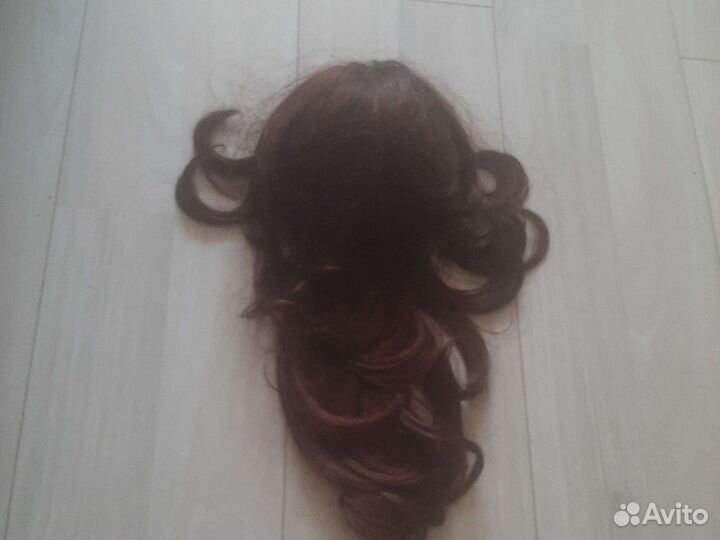 Волосы на заколках искусственные