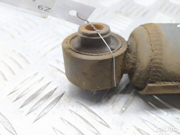 Амортизатор задний Toyota RAV 4 4 (CA40) рест. (2015-2019) 2016