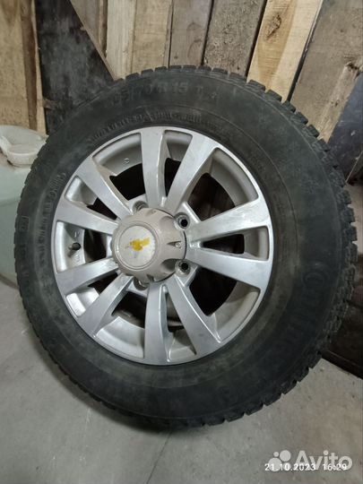 Колеса комплект в сборе r15 зимние Нива