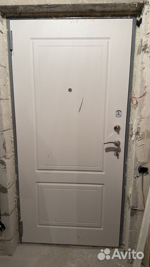 Дверь входная железная бу от застройщика