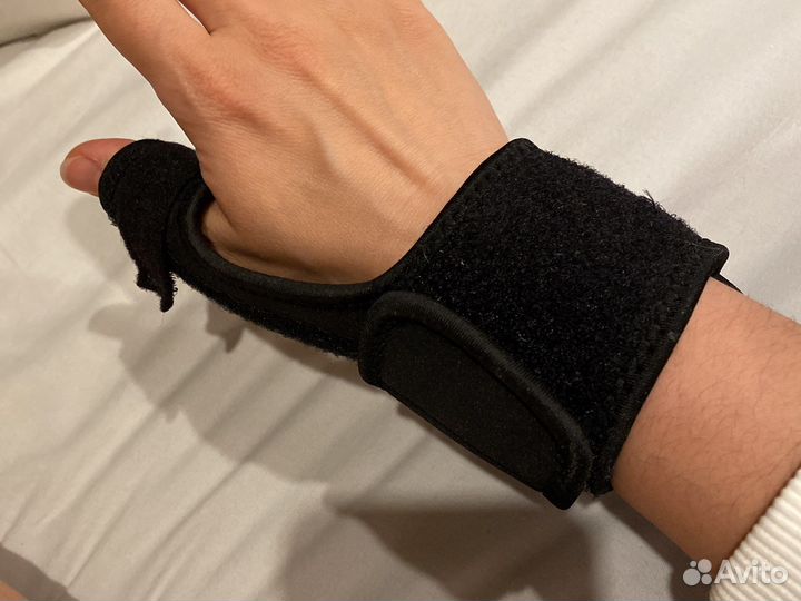 Бандаж на запястье