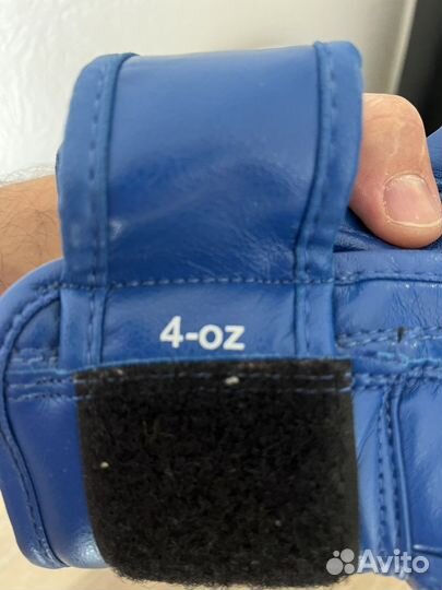 Боксерская груша и перчатки