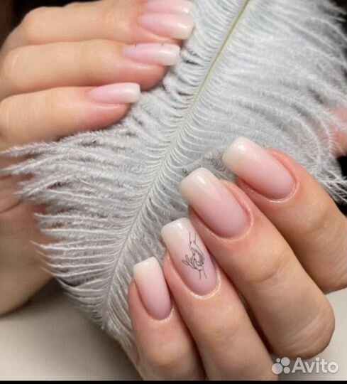 Маникюр с покрытием гель-лаком