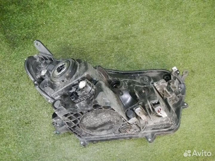 Фара левая Toyota RAV4