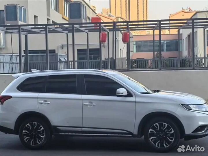 Mitsubishi Outlander 2.0 CVT, 2020, 42 500 км