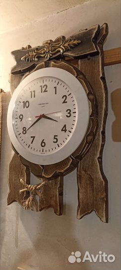 Часы из массива дерева для дома, беседки, бани