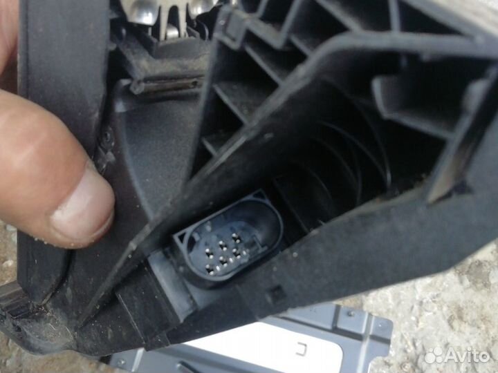 Педаль газа бмв ф10 BMW f10