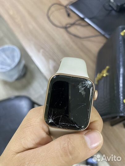 Смарт-часы Apple SE 40mm