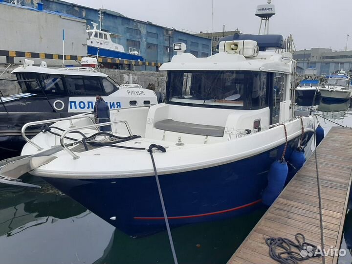 Моторная яхта Beneteau Barracuda 9