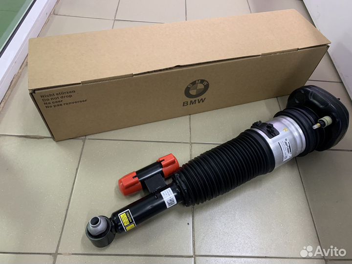 Пневмостойка задняя правая BMW G12 37106874594