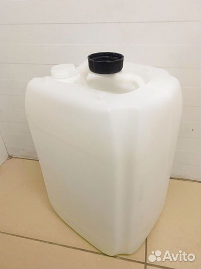 Канистры пластиковые 20литров