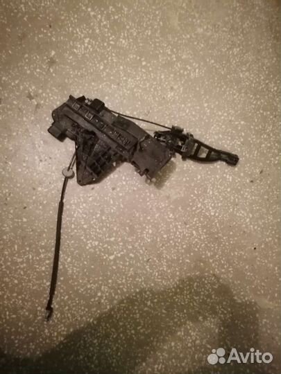 Замок двери передний правый на форд фокус 2 дор