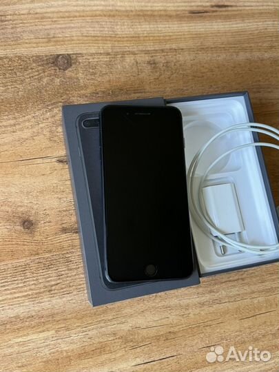 iPhone 8 Plus, 64 ГБ