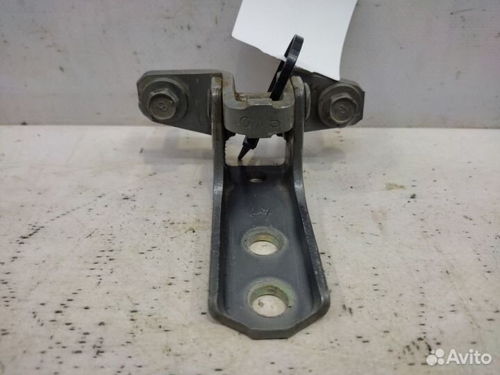 Петля двери передняя левая Mitsubishi Lancer 9 CS