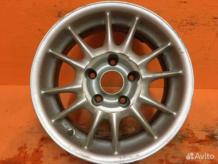 Есть трещина. 4 шт. Диски - BMW R15 (5х120)