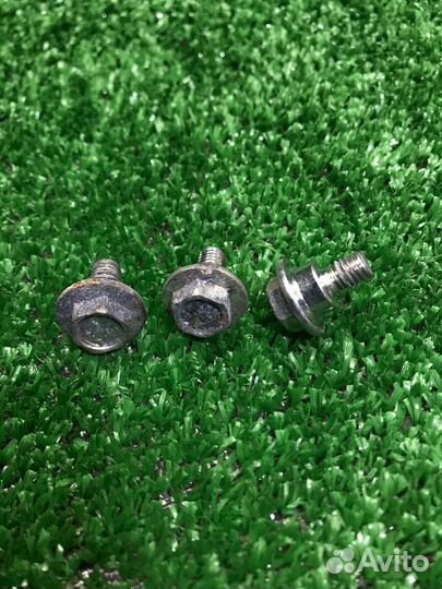 Крепеж короба АКБ Bajaj boxer 150