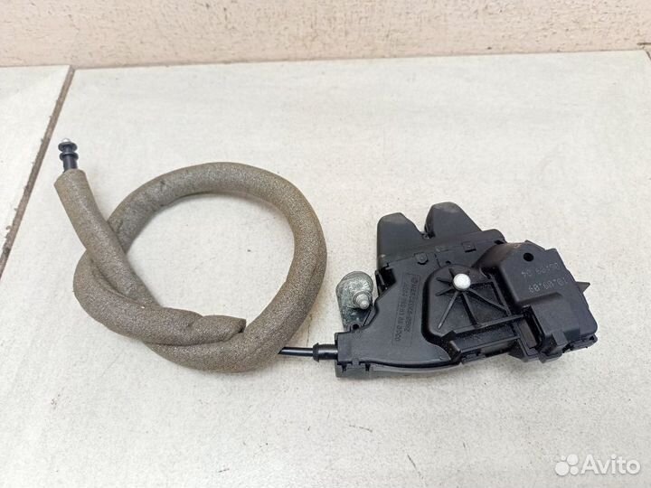 Замок багажника Мерседес