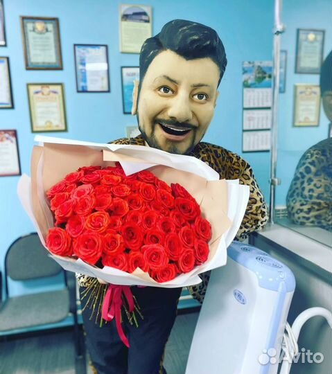 Михаил Галустян поздравит