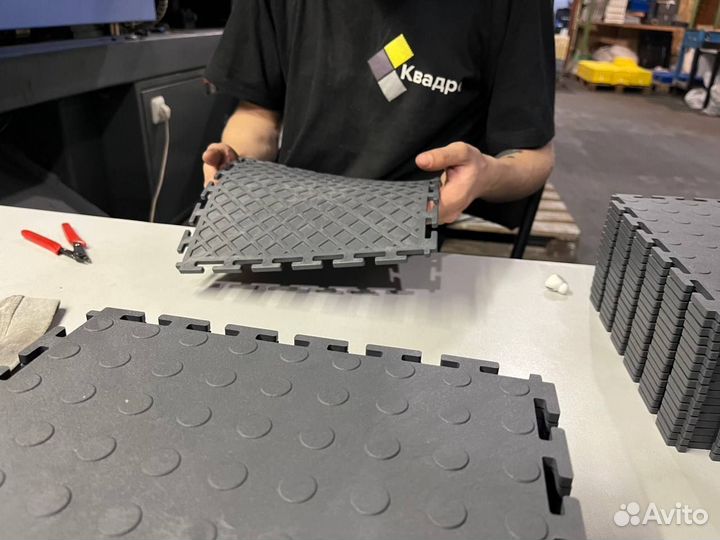 Пвх плитка для пола гаража