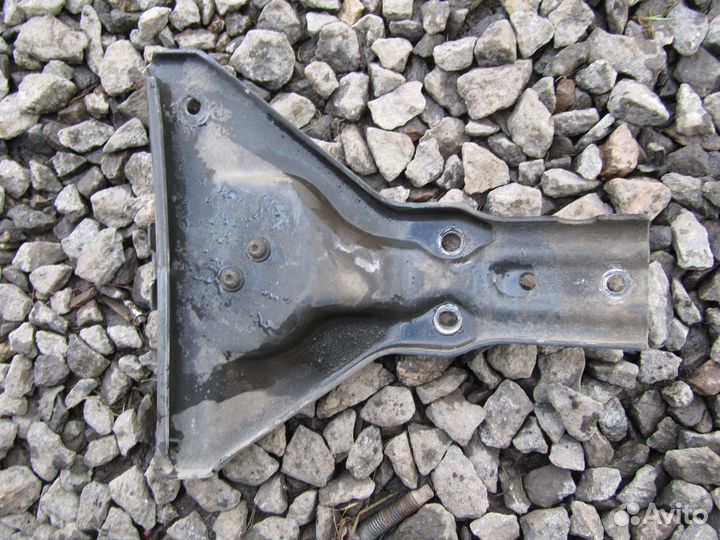 Кронштейн крепления крыла Scania P, G, R series