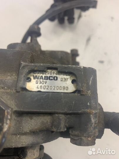 Б/У Б/У Кран тормозной воздушный Кран тормозной