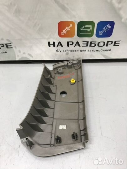 Накладка на стойку внутренняя задняя правая