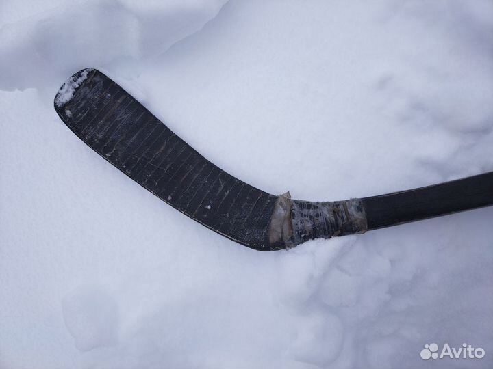 Клюшка хоккейная, шайбы