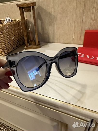 Солнцезащитные очки женские брендовые